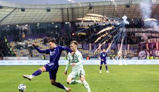 Navijači Maribora ostro nad NZS, Green Dragonsi so se poklonili ljubljencu