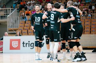 Trener ACH Volleyja jezen po domačem porazu s Calcitom: "Ne priznavam nobenega alibija"