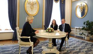Svetlolaska, ki se je zaradi srečanja s Putinom znašla v težavah