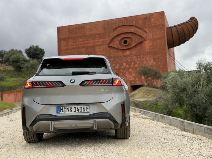 Zasnova je 800-voltna, kar prinaša boljši izkoristek energije, nižje proizvodne stroške in višje moči hitrega polnjenja. | Foto: Gregor Pavšič