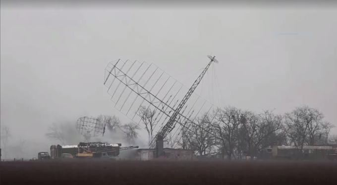 Poškodovana antena na letališču | Foto: Reuters