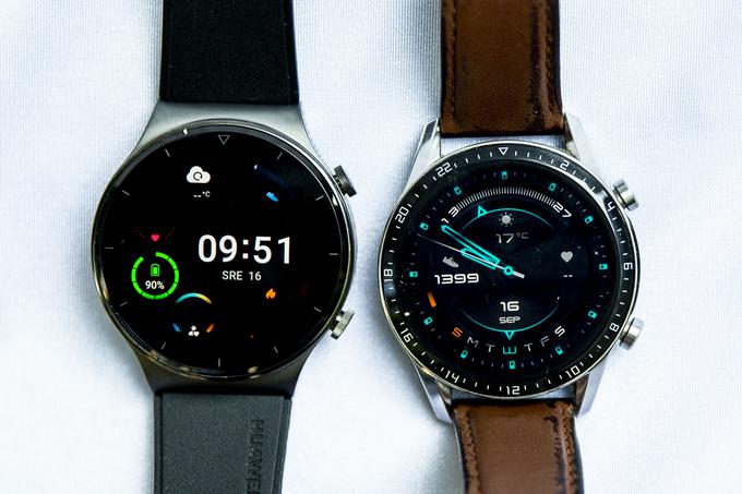 Nova pametna ura Huawei Watch GT 2 Pro na levi in njena predhodnica Huawei Watch GT 2 na desni. | Foto: Ana Kovač