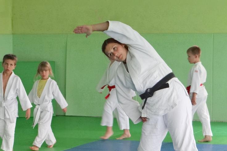 Še vedno ostaja povezana z judom. V Rogaški Slatini trenira dve skupini otrok, sodeluje pa tudi s svojim matičnim klubom Sankaku na Lopati. | Foto: Osebni arhiv