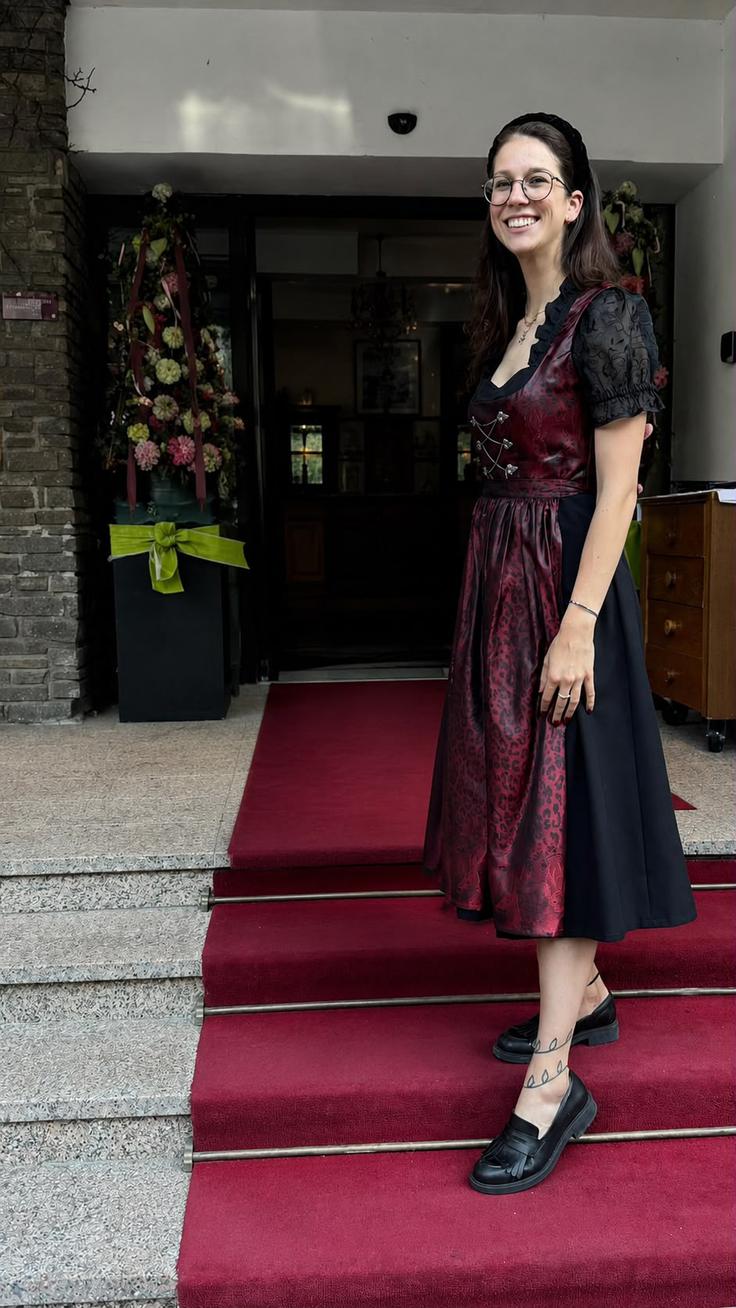 Masha med delom v tradicionalni opravi, dirndlu, na katerega so Tirolci zelo ponosni. | Foto: Osebni arhiv Mashe Cordin