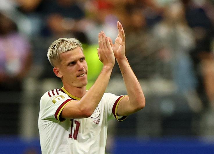 Po zadnji zmagi Španije, ki je v polfinalu SP 2026 mojstrsko razorožila močno Francijo (2:0), je Cesc Fabregas, nekdanji zvezdnik španskega nogometa, zdaj pa uspešen trener italijanskega Coma, izpostavil, da je bil Dani Olmo najboljši španski igralec. | Foto: Reuters