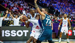 Udarec za Francijo: mladi zvezdnik že končal EuroBasket