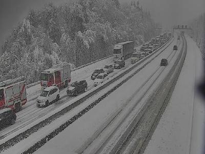 Vreme povzroča obilo težav