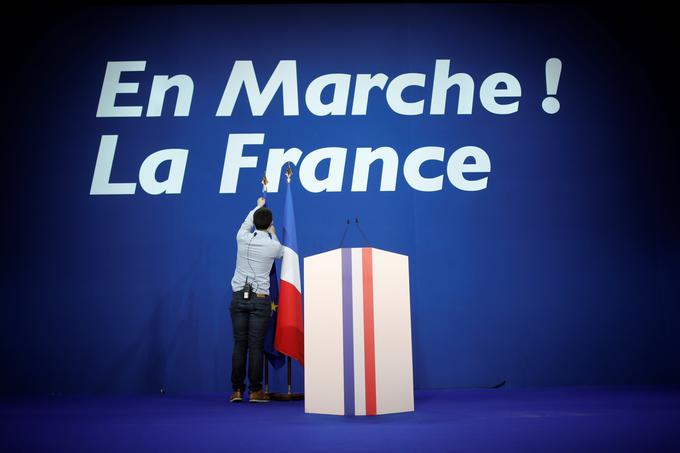 Stranko REM, takrat še En Marche! (EM), je Macron skupaj s svojim svetovalcem Ismaëlom Emelienom (ta je od 39-letnega Macrona mlajši devet let) ustanovil aprila lani. Zaradi mladosti stranke ne preseneča, da bodo na njeni listi kandidirali številni v politiki še neizkušeni in med volivci nepreverjeni novi obrazi. Med kandidati stranke so tako nekdanji pilot, nekdanji bikoborec, znan matematik, lastniki podjetij, upokojenci … | Foto: Reuters