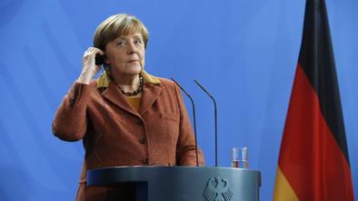 Merkel: Berlin in Ankara za sodelovanje Nata pri nadzoru morja