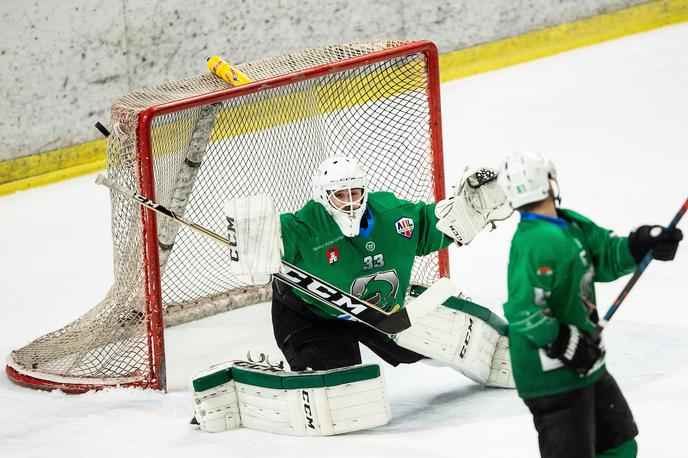 HK SŽ Olimpija, Lustenau, Alpska liga | Hokejisti Olimpije v četrtek začenjajo finale Alpske lige proti najboljšemu moštvu rednega dela Val Pusterii. Prvi dve tekmi bodo odigrali v Italiji, v nedeljo ob 17.30 bodo v Tivoliju gostili prvo domačo finalno tekmo. | Foto Vid Ponikvar