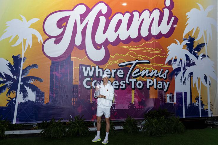 Italijan je prvi v zgodovini, ki je turnirja v Miamiju in Indian Wellsu v istem letu osvojil brez izgubljenega niza. | Foto: Reuters