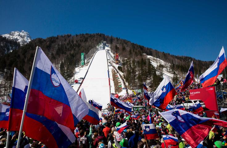 Dva meseca in pol po pravljičnem koncu sezone 2015/16 se Planica podaja v boj za svetovni prvenstvi 2020 in 2021. | Foto: 
