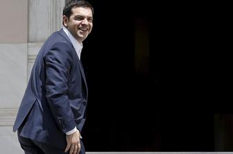 Pred posojilodajalci in Grčijo je dolga noč, pogajanja se nadaljujejo