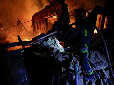 Po medsebojnih napadih številni v Ukrajini in Rusiji brez elektrike in ogrevanja