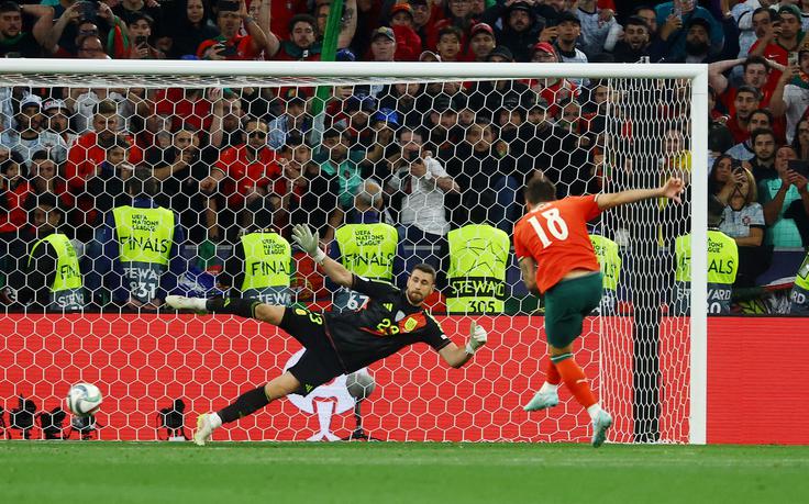 Zmagoviti gol z bele točke je prispeval Ruben Neves. | Foto: Reuters