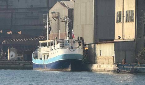 Znamenita slovenska ladja prispela v Pulj, kjer čaka na uničenje #foto