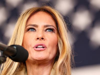 Melania Trump obiskala marince in šolarje v Severni Karolini