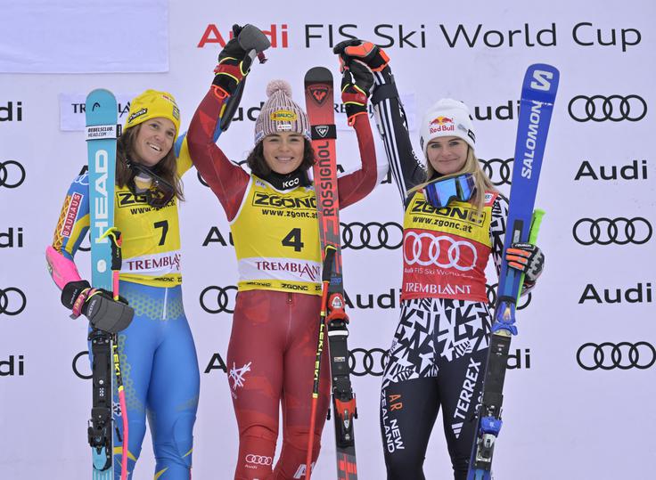 Alice Robinson, ki po napaki v finalu ni imela več možnosti za zmago, ostaja vodilna veleslalomistka. | Foto: Reuters