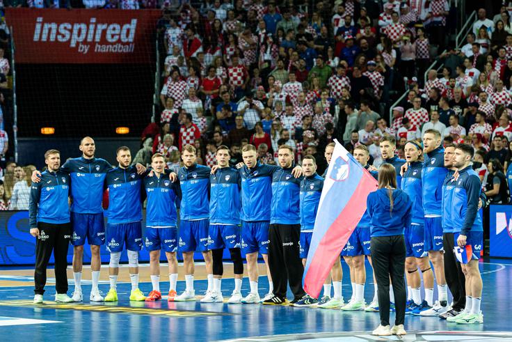 Slovenci so v nedeljo prvenstvo sklenili s solidno predstavo proti Hrvaški. | Foto: Rokometna zveza Slovenije/Tadej Morano