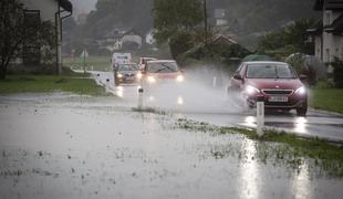 Arso opozarja: pretoki rek so veliki, možna tudi razlivanja, hudourniki in poplave #foto