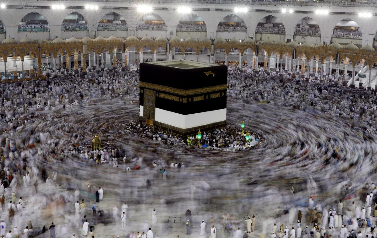 Meka | Savdska Arabija je letošnje tradicionalno romanje v Meko zaradi pandemije organizirala v zelo omejenem obsegu. | Foto Reuters