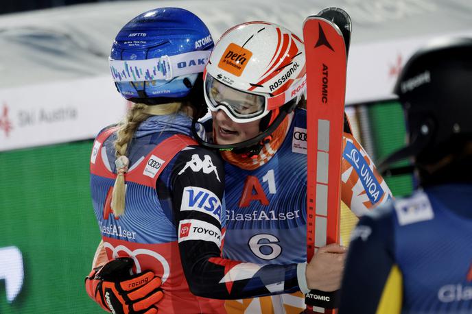 Mikaela Shiffrin, Petra Vlhova, Flachau | Mikaela Shiffrin je zmagovalka slaloma v Flachauu. | Foto Guliverimage