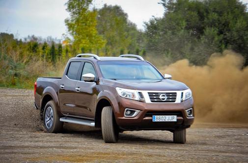 Nissan NP300 navara – še vedno trdoživ garač je na asfaltu vodljiv kot športni terenec