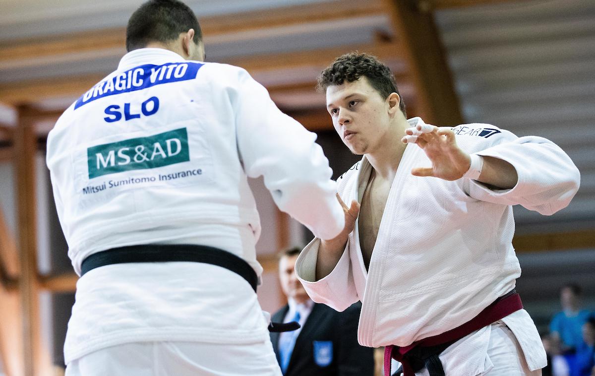 Enej Marinič vs Vito Dragič | Slovenski judoist Enej Marinič se je na grand slamu v Astani poslovil v 1. borbi.  | Foto Vid Ponikvar