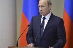 Vladimir Putin pomilostil več kot 2200 zapornikov