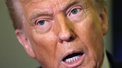 Besni Donald Trump grozi Putinu: Časa imaš mesec dni