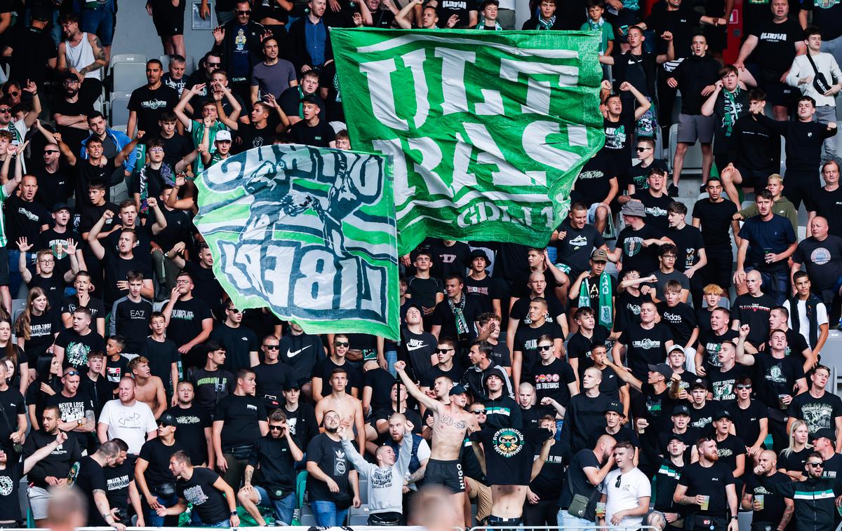 NK Olimpija : Kairat Almaty Green Dragons | Navijači Olimpije prejšnji teden niso dočakali zmage nad Kairatom. Jo bodo danes? | Foto Aleš Fevžer
