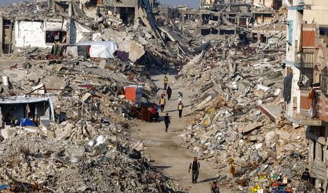 Izrael z novimi smrtonosnimi napadi na Gazo