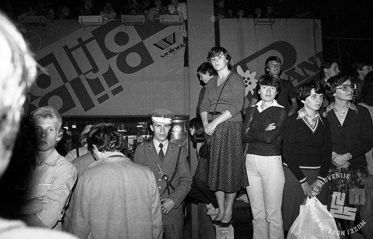 Modna revija na Čopovi ulici v Ljubljani, september 1979. Modna revija na Čopovi ulici v Ljubljani, september 1979 | Foto: Miško Kranjec, hrani: MNZS