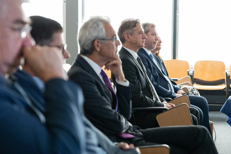 Slovesnost ob vstopu Slovenije v polnopravno članstvo Evropske organizacije za jedrske raziskave (Cern), ki se ga je udeležil tudi predsednik vlade Robert Golob. | Foto: STA
