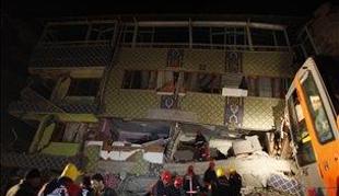 Število žrtev potresa v Turčiji preseglo 200