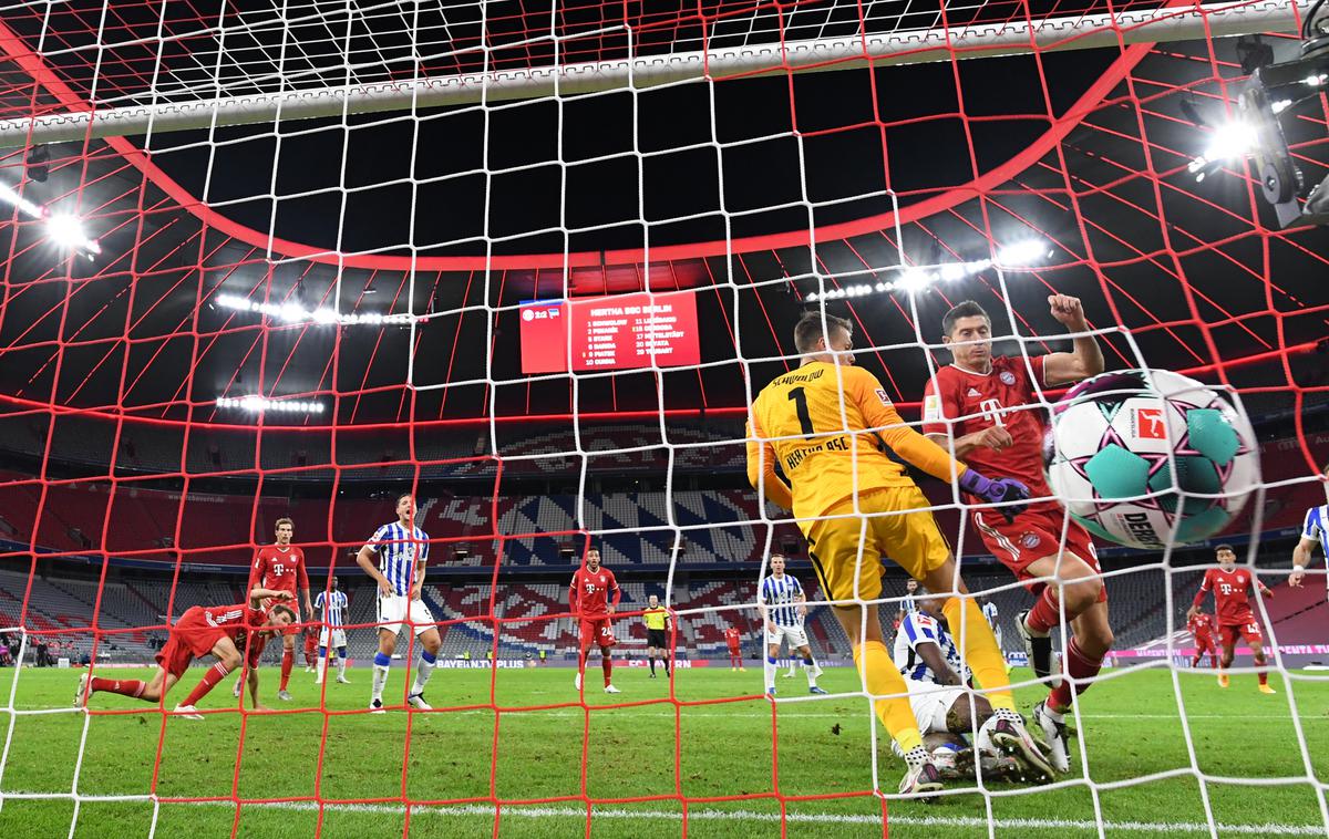 Bayern - Hertha | Robert Lewandowski je Berlinčanom zabil vse štiri gole za zmago Bayerna s 4:3. | Foto Reuters