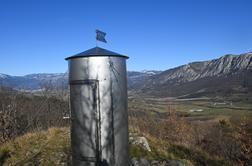 Zaradi močne burje namesto na Golake na Orehovski Triglav #video