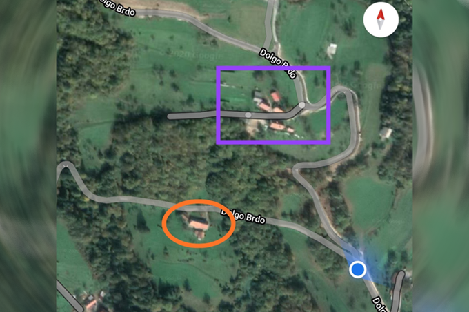 Modra pika prikazuje policijsko zaporo ceste, oranžen oval hišo Ulčarjevih, vijoličasti kvadrat pa lokacijo tragedije. Ta se zgodila v bližini naslova Dolgo Brdo 5. | Foto: Planet TV