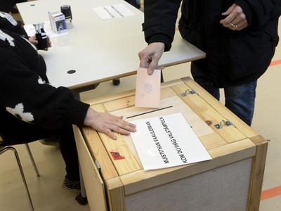 Za koga se bodo Finci odločili v drugem krogu volitev?