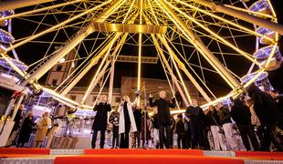 Lučke v Mariboru prižgal premier Robert Golob  #foto