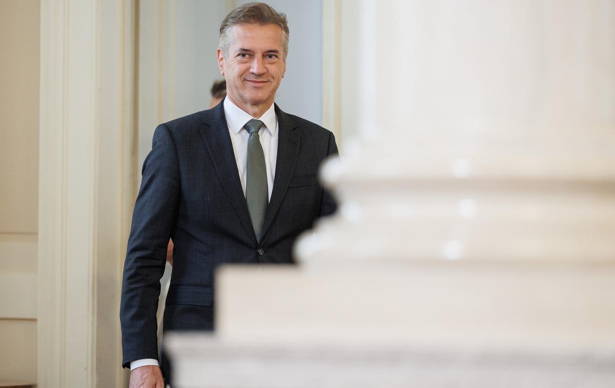 Robert Golob | Današnje glasovanje je zaključilo razpravo, ali bi lahko vprašanje obrambnih izdatkov vplivalo na stabilnost koalicije, premier Golob pa si je s tem utrdil svoj položaj v političnem prostoru. | Foto Vlada Republike Slovenije