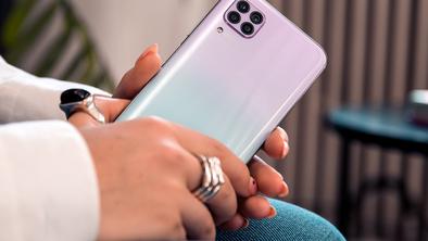 Pet razlogov, zakaj izbrati Huawei P40 lite