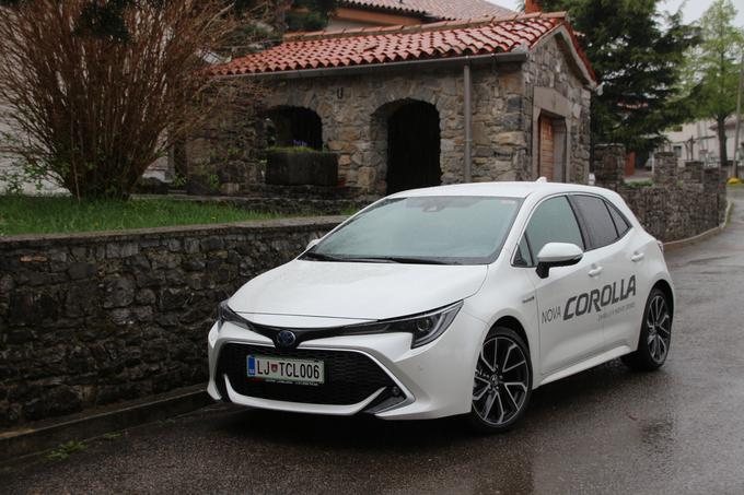 Corolla bo z všečnim videzom in dvema hibridnima motorjema v letošnjem letu prepričala 750 slovenskih kupcev. | Foto: Aleš Črnivec