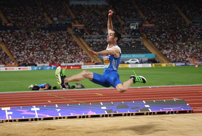 Miltiadis Tentoglou je v skoku v daljino ubranil naslov s kar 8,52 m.  | Foto: Reuters