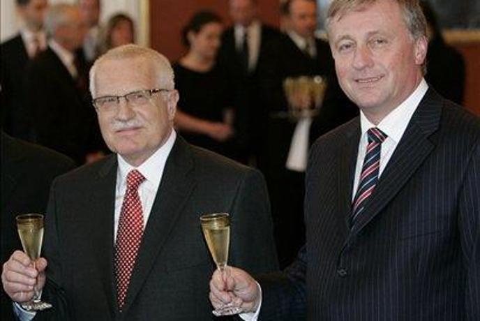 Češka: Klaus se je odpovedal naslovu častnega predsednika ODS