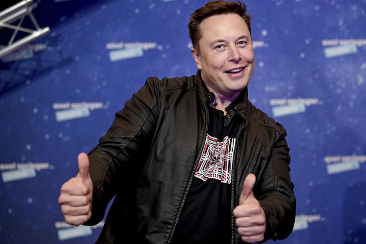 Elon Musk je uradno postal tako imenovani pasivni delničar Twitterja. Svoj nakup deleža v podjetju je namreč razkril prek dokumentacije, ki je namenjena za evidentiranje naložb brez ciljev, kot bi bilo spreminjanje ali vplivanje na izdajatelja delnic (v konkretnem primeru je to podjetje Twitter). Toda Musk v resnici ni potrdil, da tega res ne bo poskusil storiti.  | Foto: AP / Guliverimage