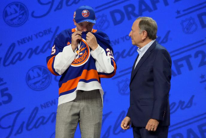 New York Islanders kot prvega izbrali najstnika Schaeferja #video