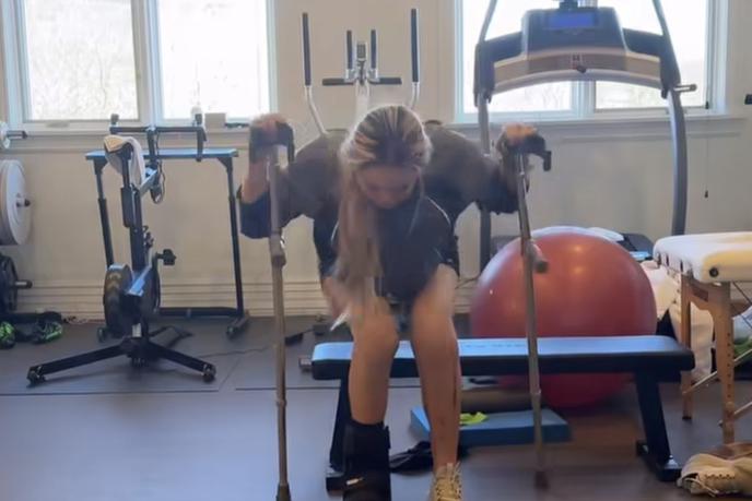 Neumorna Lindsey Vonn že dela prve korake