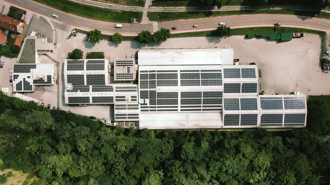 Na strehi polnilnice v Rogaški Slatini postavljena doslej največja sončna elektrarna skupine Atlantic Grupa (foto: Arhiv Atlantic Grupa) | Foto: Petrol