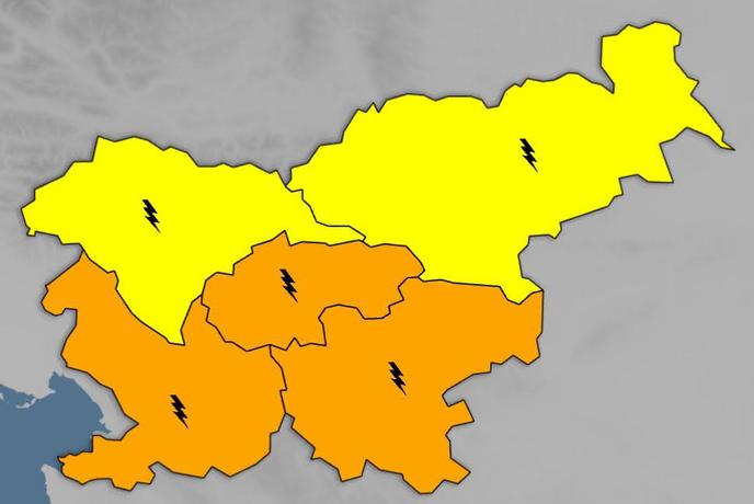 Arso izdal dvojni alarm: Sloveniji grozijo močnejše nevihte in toča
